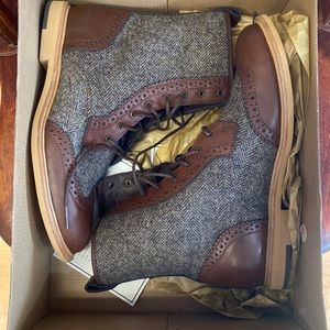 COPY - Brand new Uggs Kioni Tweed boots, in original box!